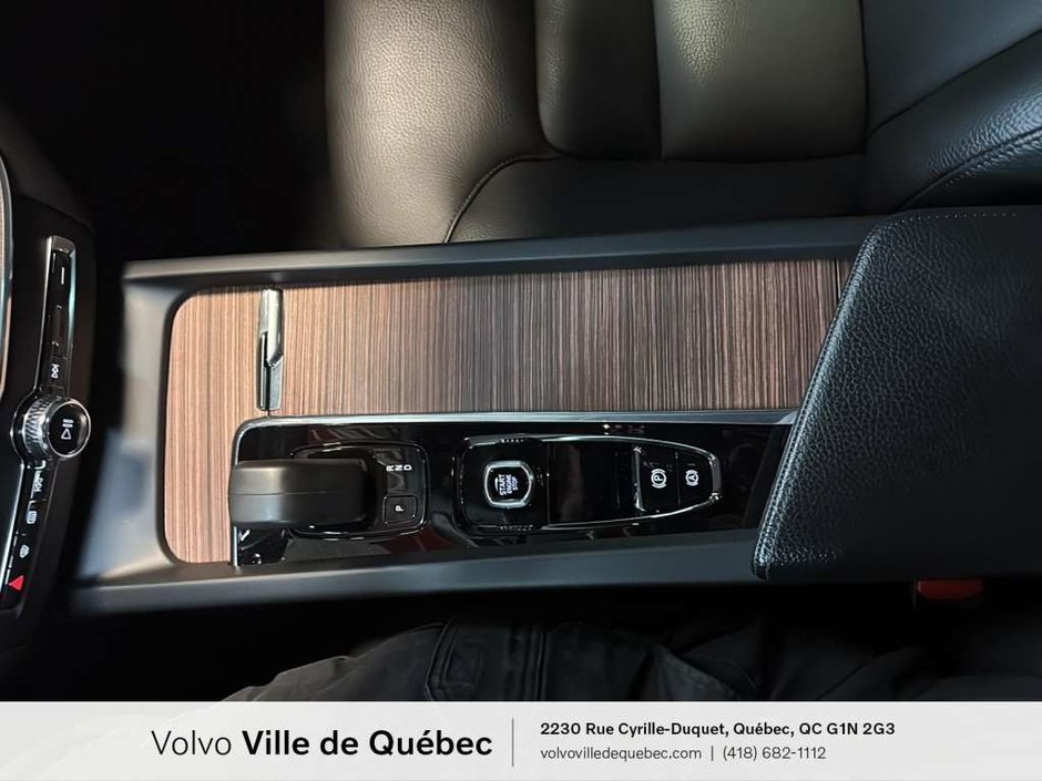 2022 Volvo XC60 Inscrptn Expr Rchrg-21