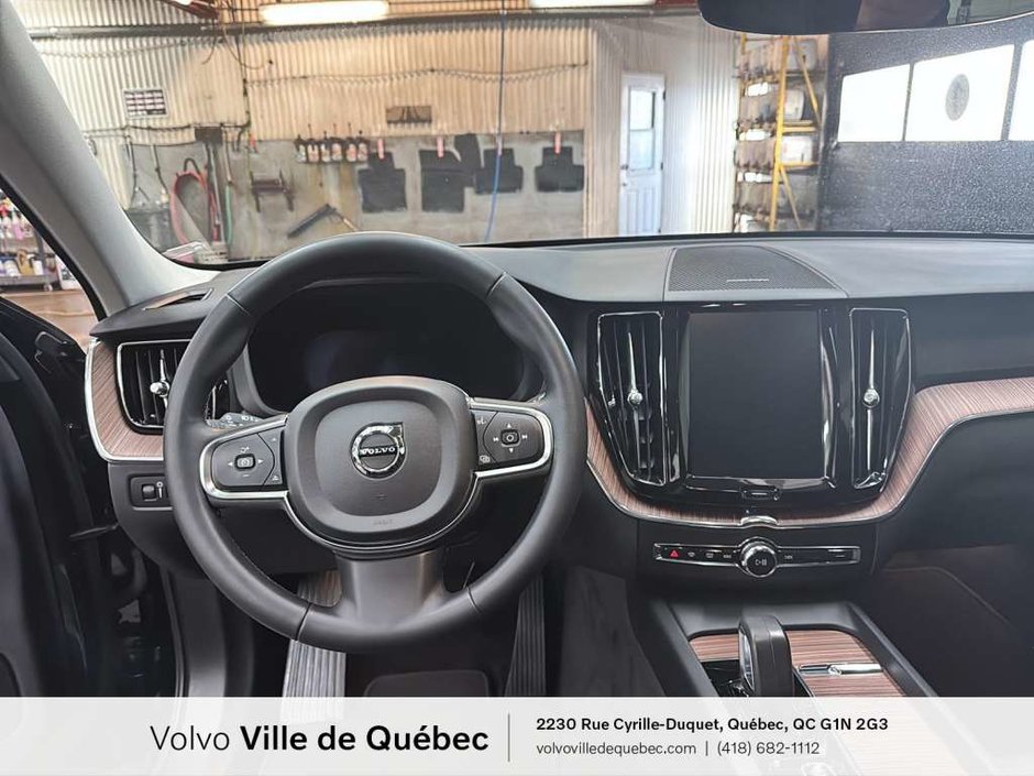 2022 Volvo XC60 Inscrptn Expr Rchrg-14