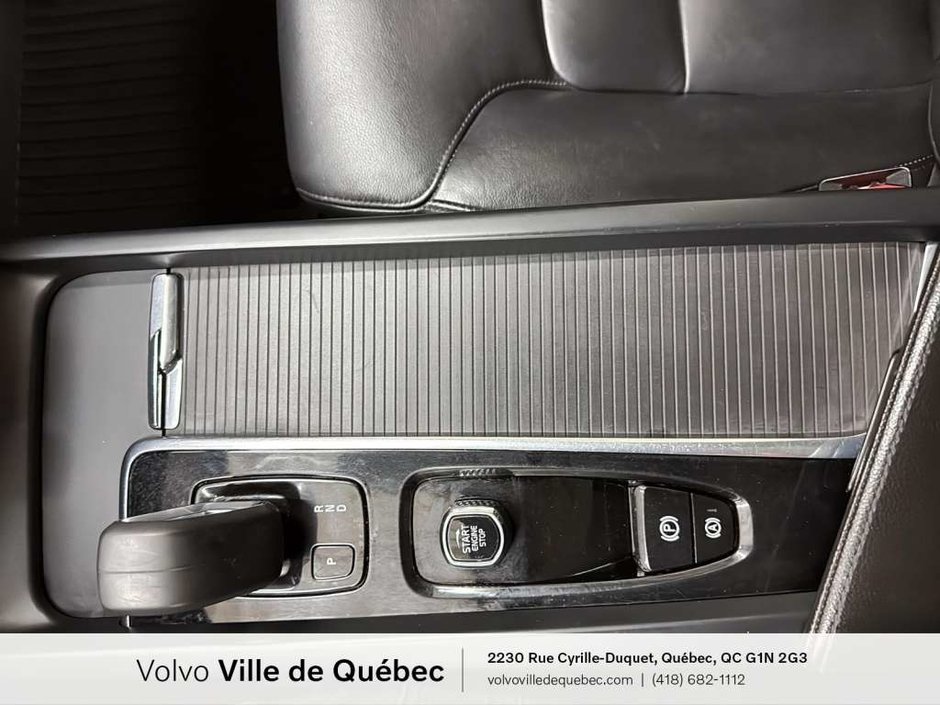 2022 Volvo XC60 Inscrptn Expr Rchrg-21