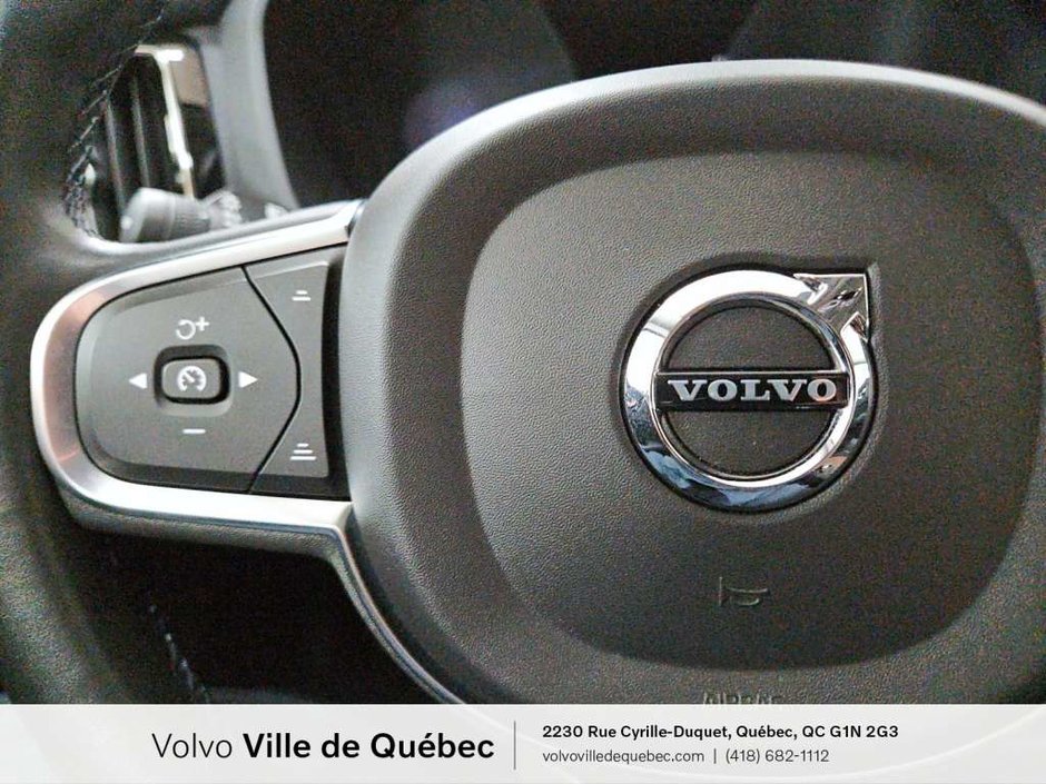 Volvo XC60 Inscrptn Expr Rchrg 2022-17