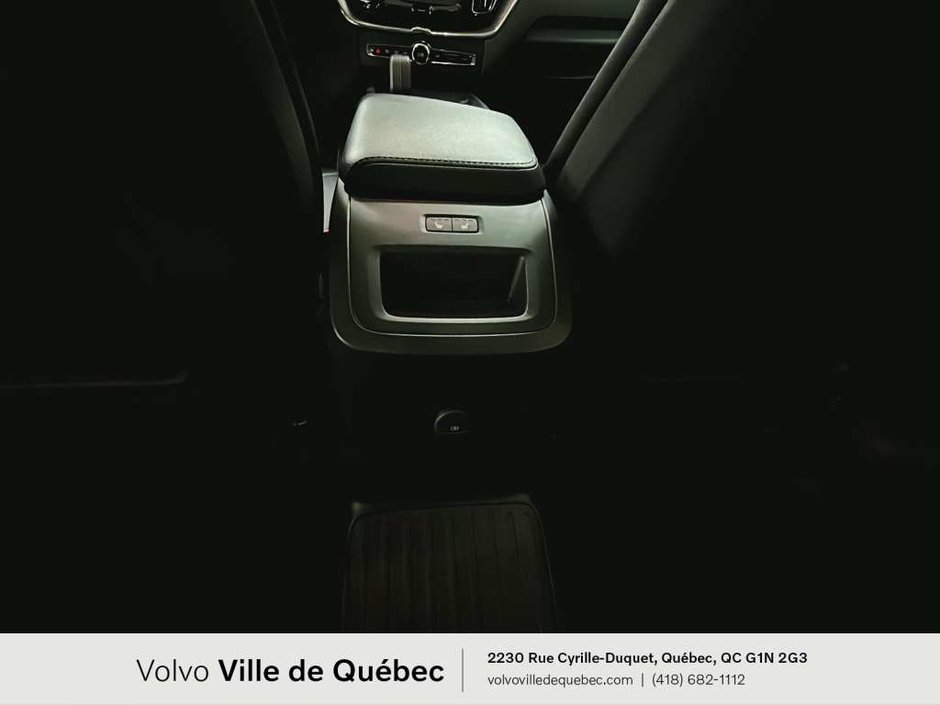 2022 Volvo XC60 Inscrptn Expr Rchrg-17