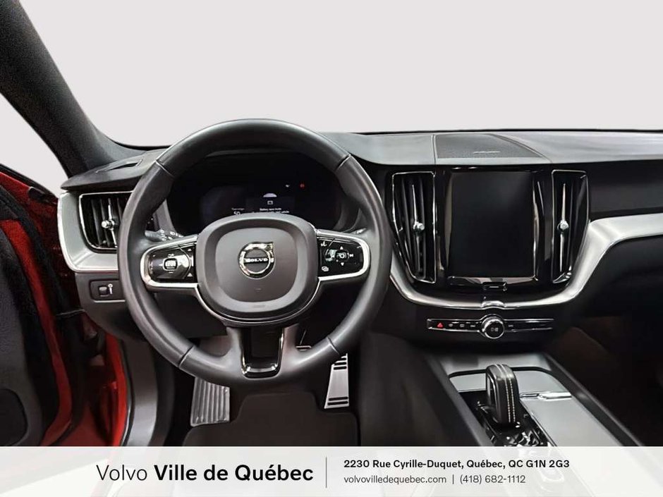 Volvo XC60 R-Design 2022-13