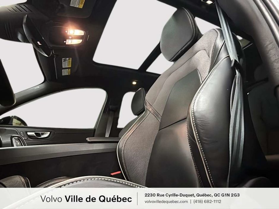 Volvo XC60 R-Design 2022-1