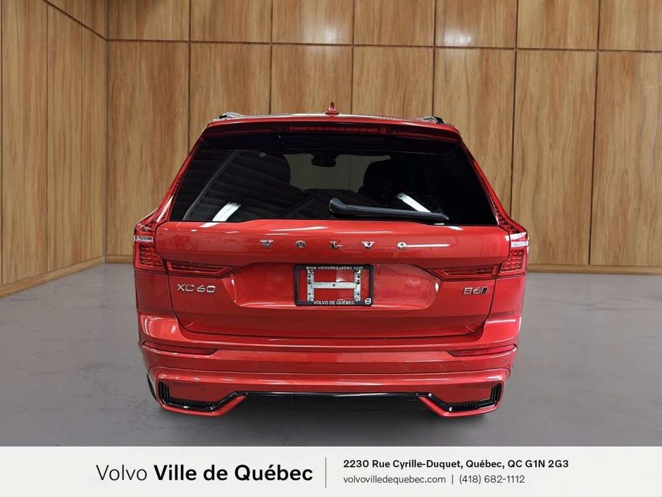 Volvo XC60 R-Design 2022-5