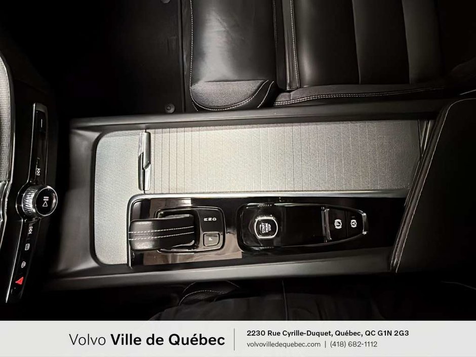 Volvo XC60 R-Design 2022-22