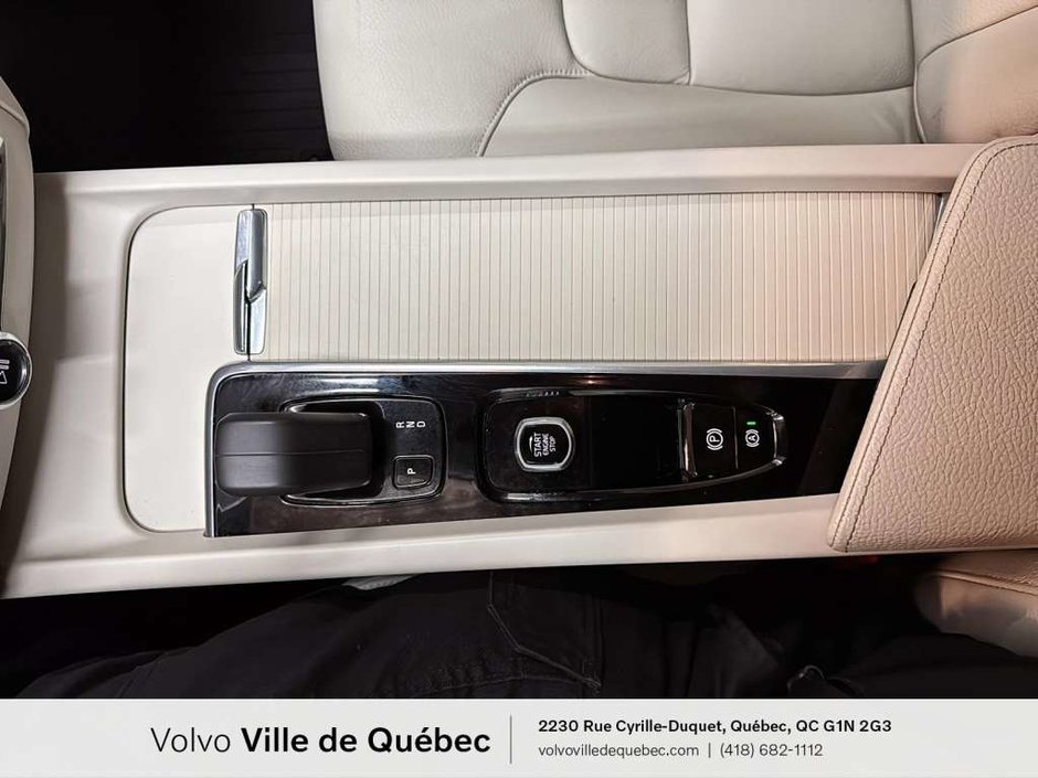 Volvo XC60 Momentum 2022-23