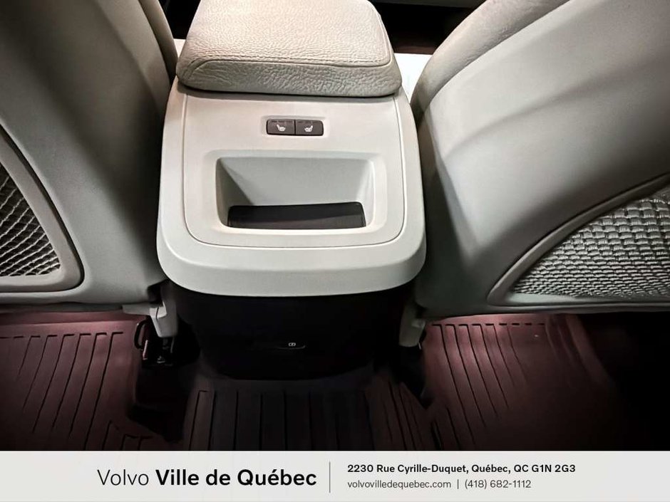 Volvo XC60 Momentum 2022-17