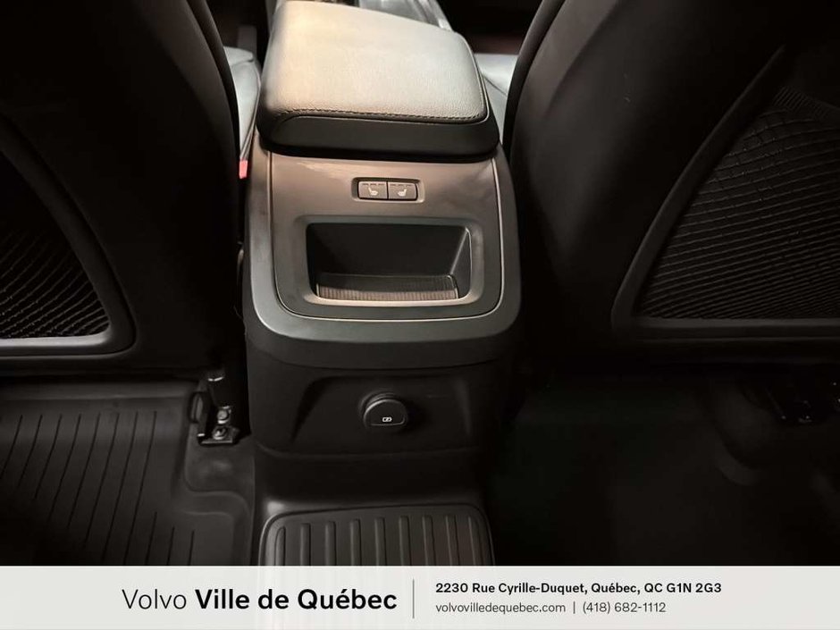 2022 Volvo XC60 Inscrptn Expr Rchrg-13