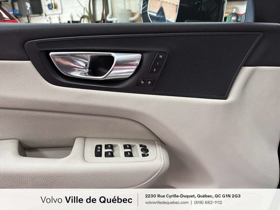Volvo XC60 Momentum 2022-22