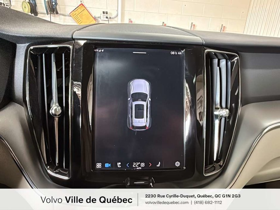 Volvo XC60 Momentum 2022-20