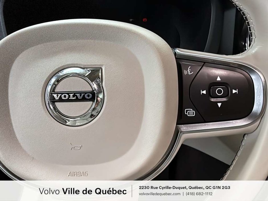 Volvo XC60 Momentum 2022-13