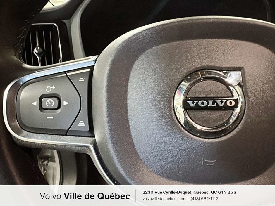Volvo XC60 Momentum 2022-12