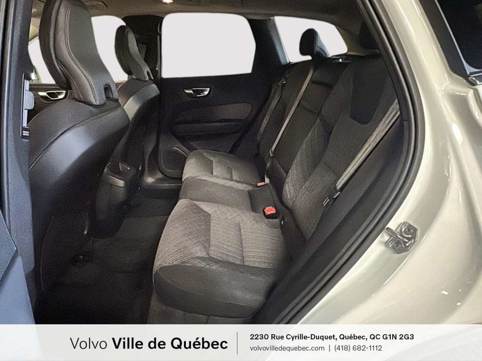 Volvo XC60 Momentum 2022-9