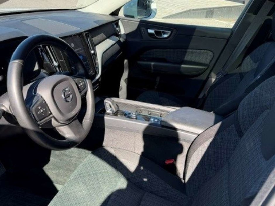Volvo XC60 Momentum 2022-2