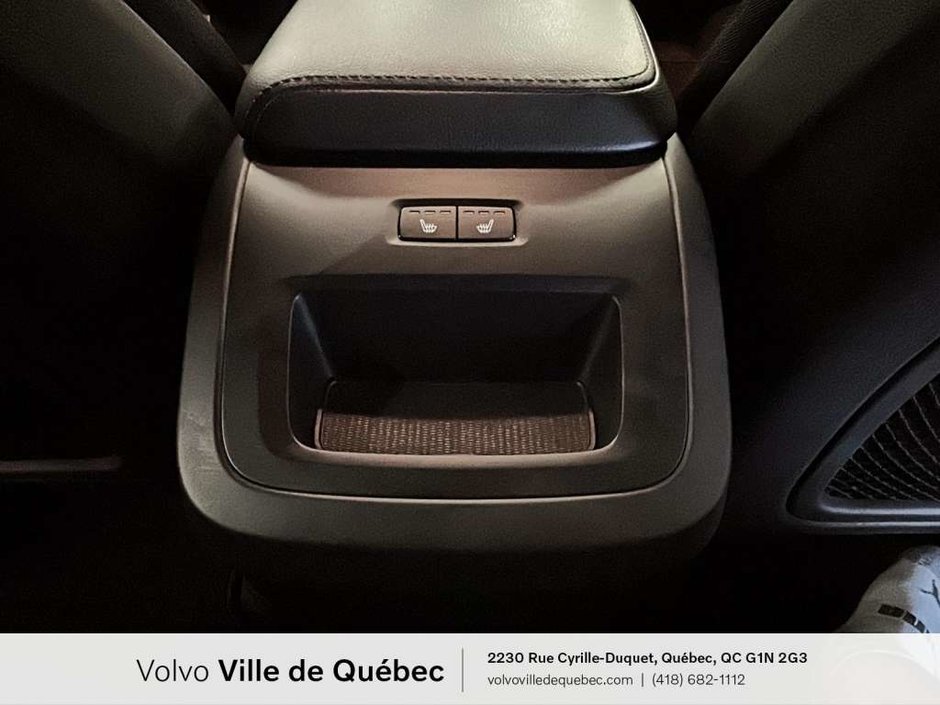 Volvo XC60 Momentum 2022-13