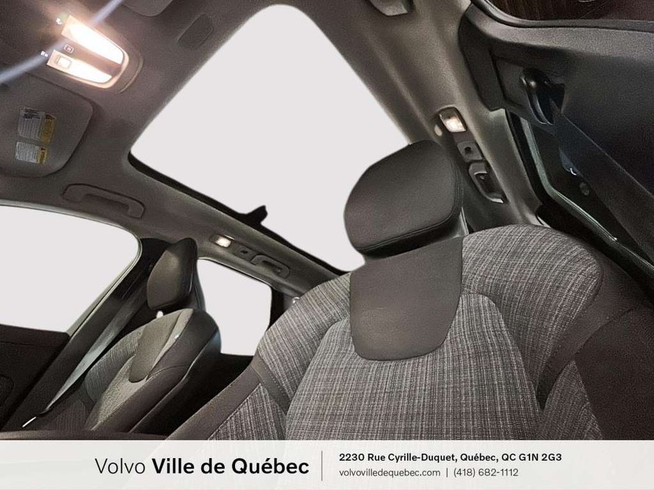 Volvo XC60 Momentum 2022-8