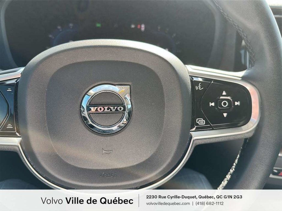 2023 Volvo XC60 Plus Dark B6-12