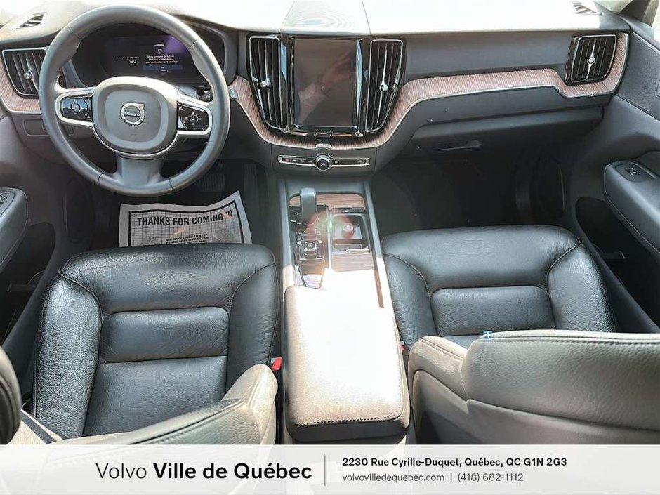 2023 Volvo XC60 Plus Dark B6-10