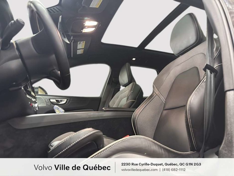 2023 Volvo XC60 Recharge Ult Dark-10