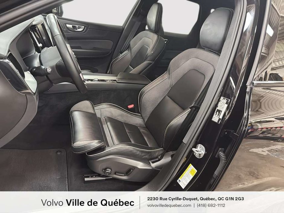 2023 Volvo XC60 Recharge Ult Dark-1