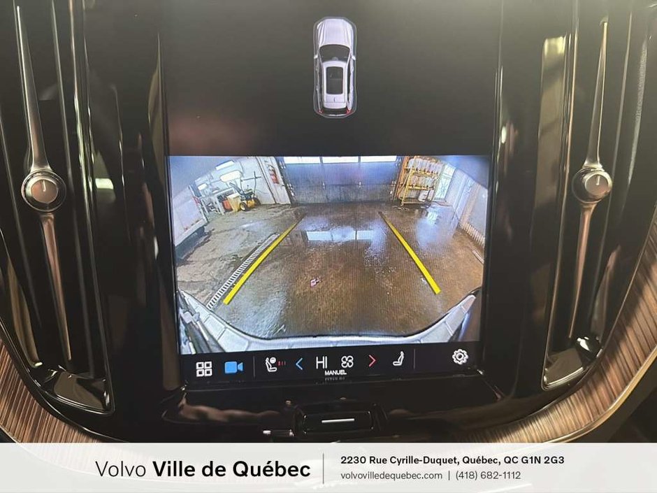 2023 Volvo XC60 Ultimate Dark B6-22