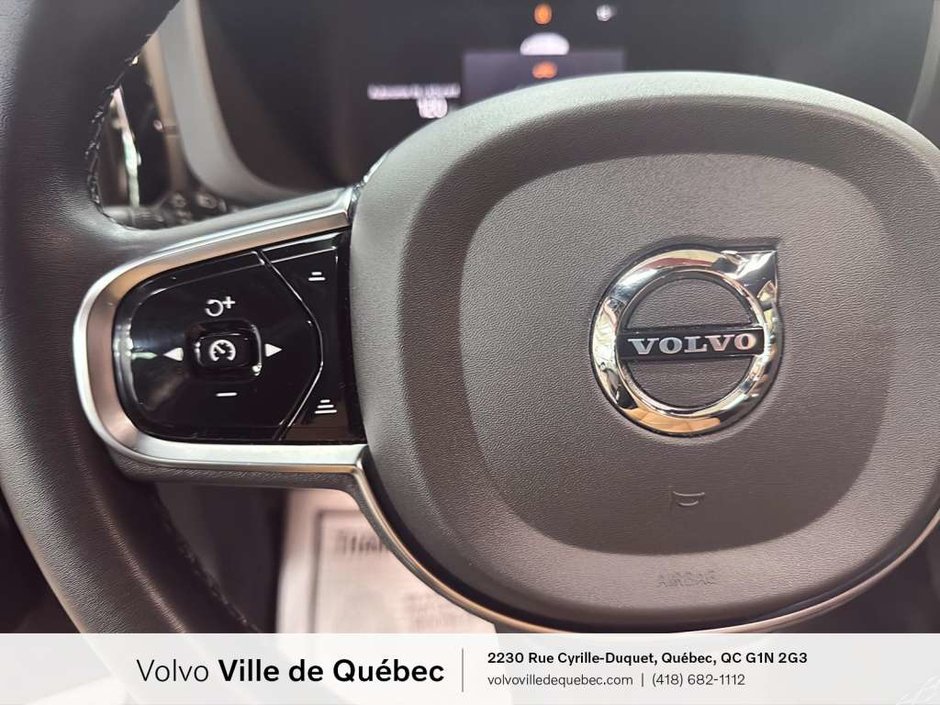 2023 Volvo XC60 Ultimate Dark B6-19