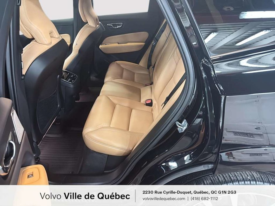 2023 Volvo XC60 Ultimate Dark B6-14
