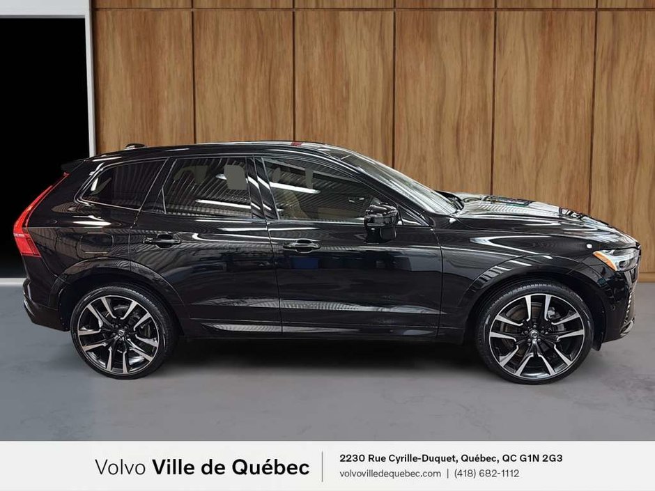 2023 Volvo XC60 Ultimate Dark B6-4