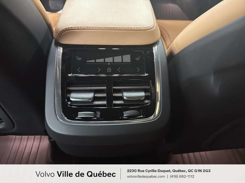 2023 Volvo XC60 Ultimate Dark B6-16