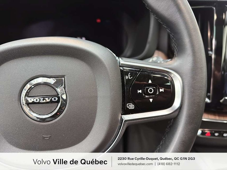 Volvo XC60 Plus Dark B6 2023-16
