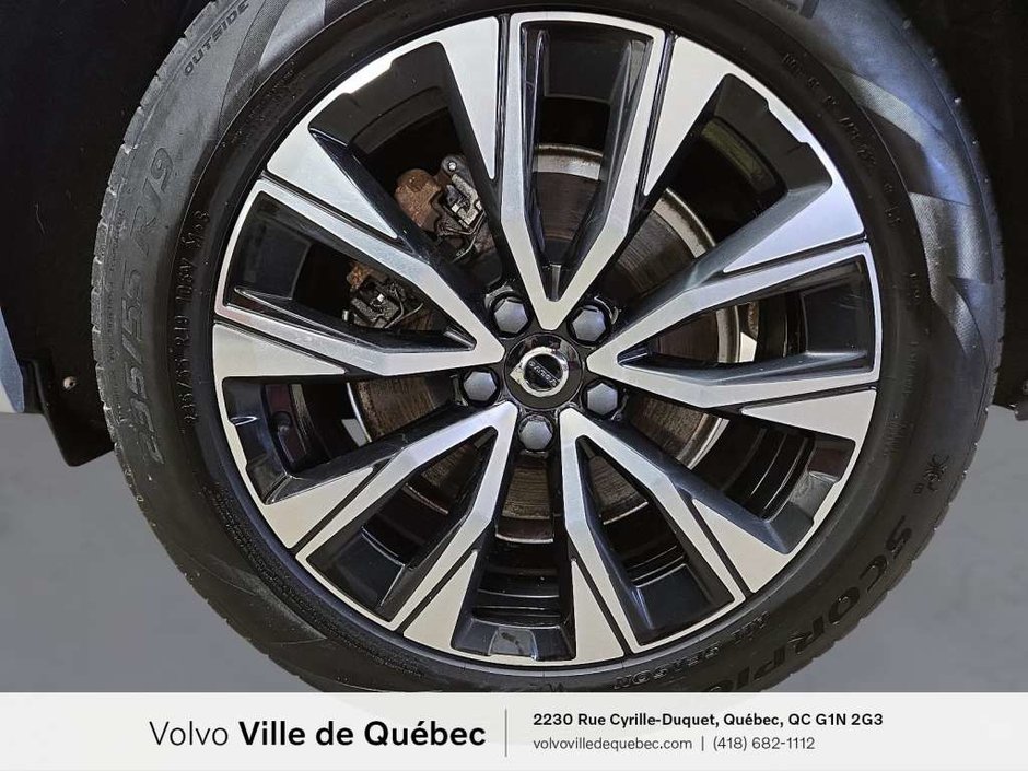 Volvo XC60 Plus B6 2023-8