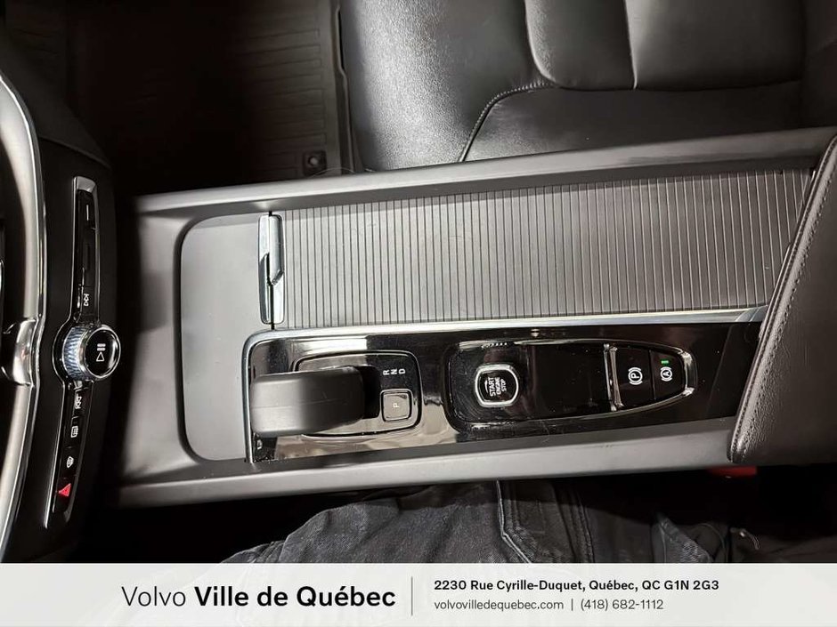 Volvo XC60 Recharge Core 2024-21