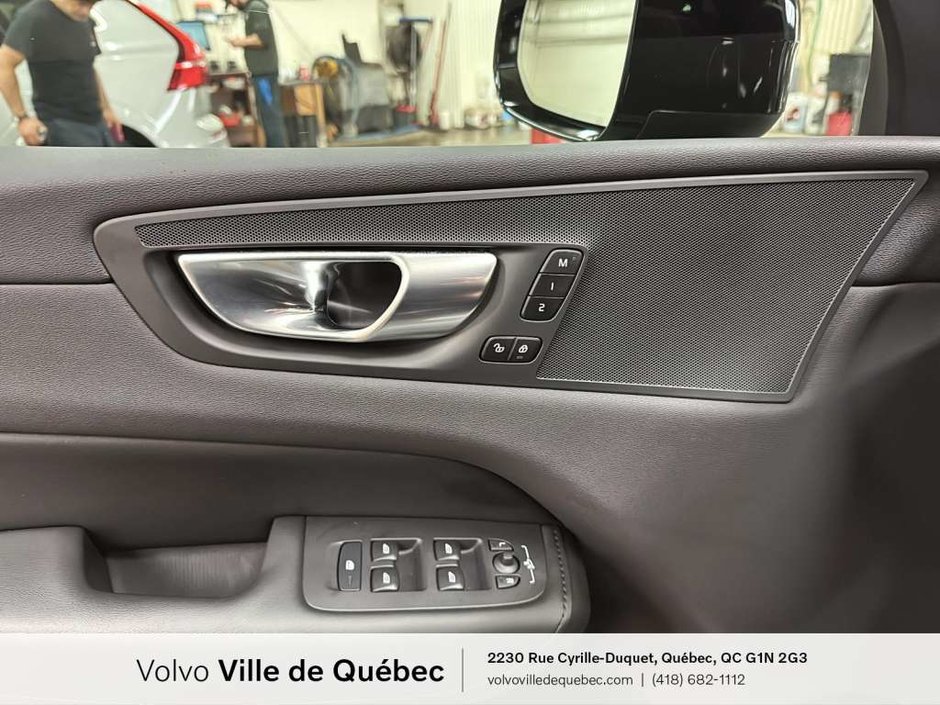 Volvo XC60 Recharge Core 2024-23