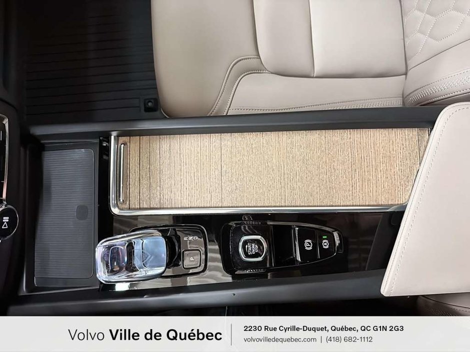 2026 Volvo XC60 B5 - Core-17