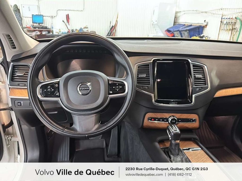 Volvo XC90 Momentum 2022-17