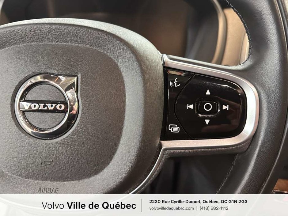 Volvo XC90 Momentum 2022-18