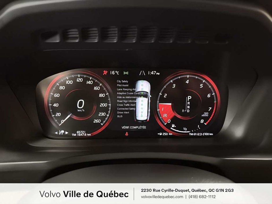 2022 Volvo XC90 Momentum-18