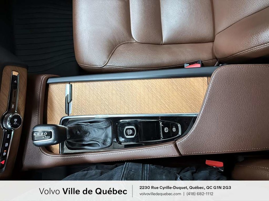 2022 Volvo XC90 Momentum-22