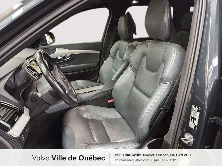 2022 Volvo XC90 Momentum-1