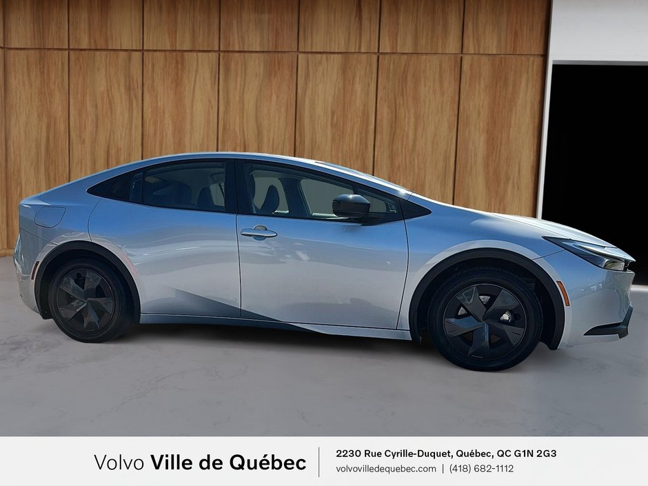 Toyota PRIUS PRIME SE 2023-2