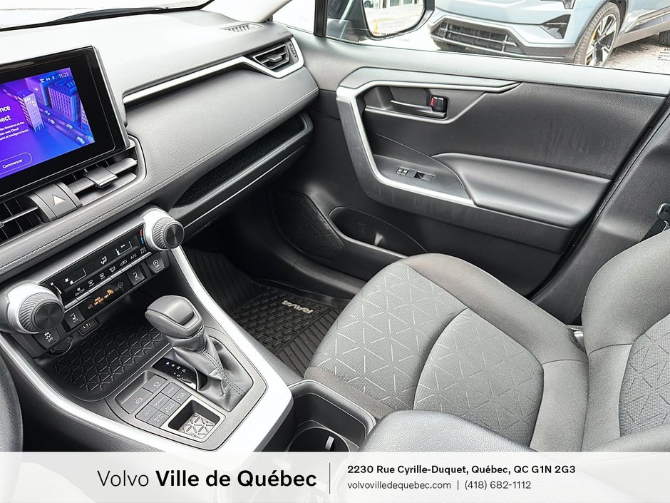 2023 Toyota RAV4 LE-19