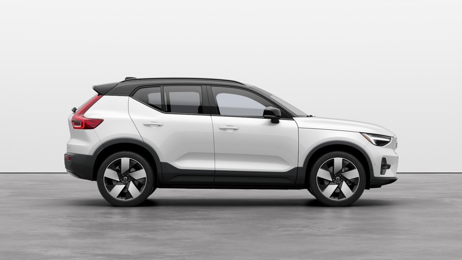 2025 Volvo EX40 ULTRA-4