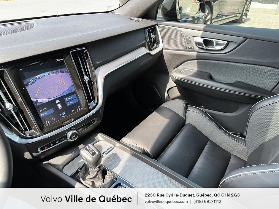 2022 Volvo V60 R-Design-20