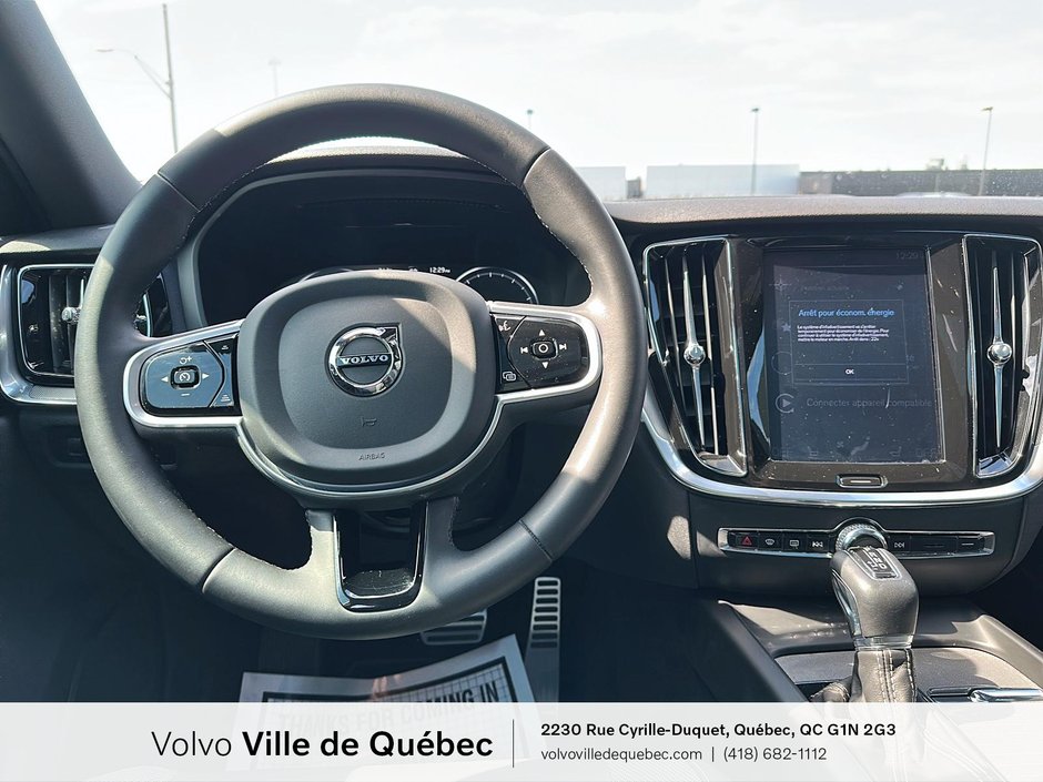 2022 Volvo V60 R-Design-11