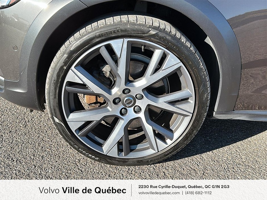 2022 Volvo V90 Cross Country B6-6