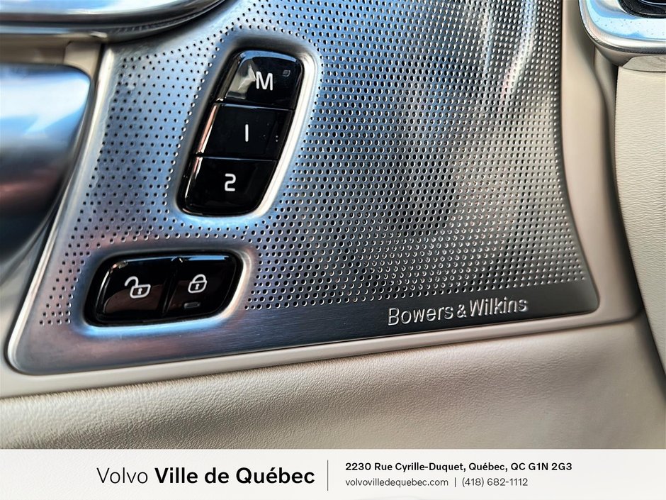 2022 Volvo V90 Cross Country B6-17