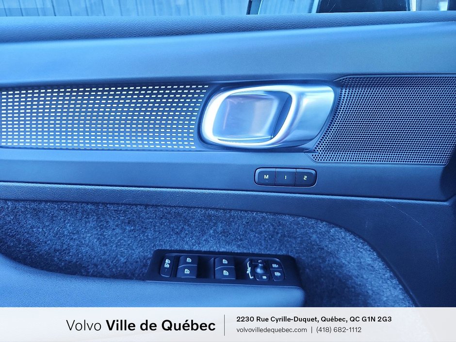 Volvo XC40 Recharge Pure Electric Plus 2022-13