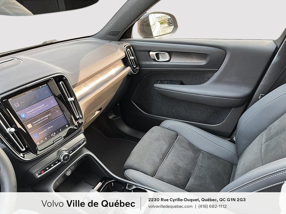 Volvo XC40 Recharge Pure Electric Plus 2023-18