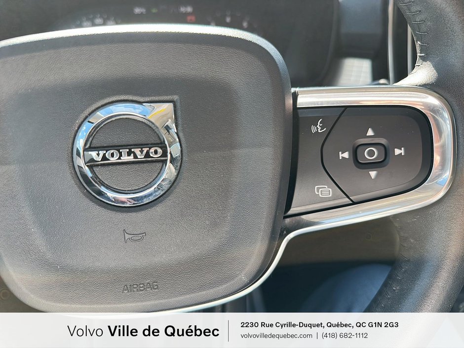2020 Volvo XC40 Momentum-13