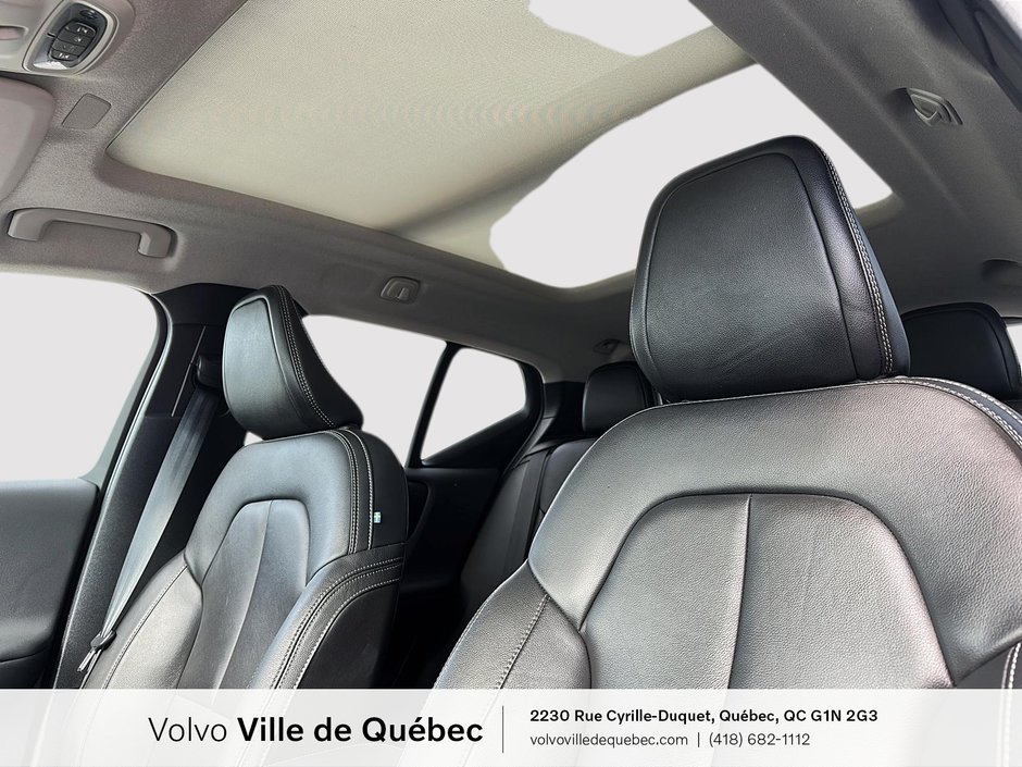 Volvo XC40 Momentum 2021-9